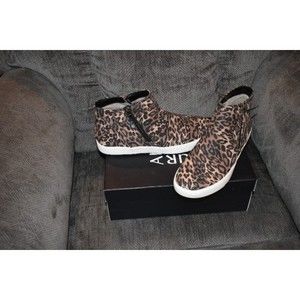 Naturalizer Cheetah Print High Top Shoes Size 10